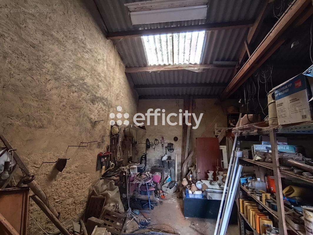 Maison à BRIZAMBOURG