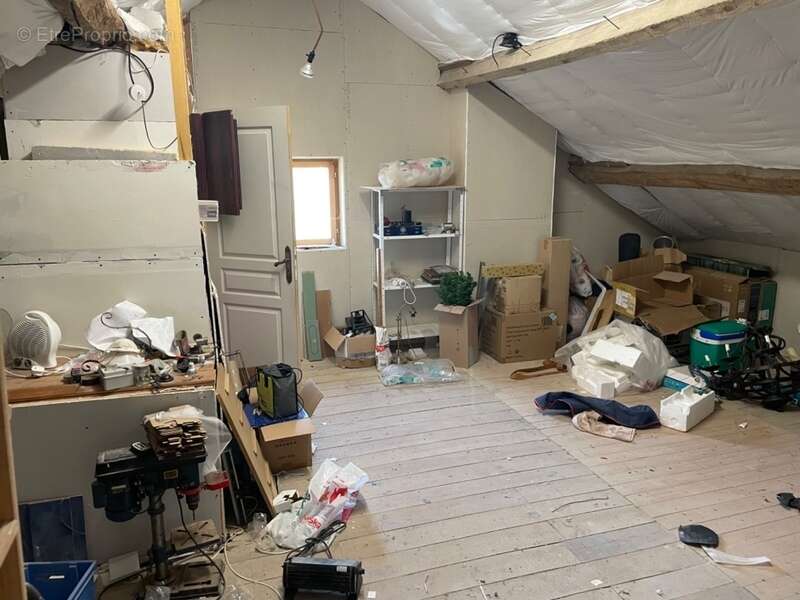 Maison à LA CELLE-DUNOISE