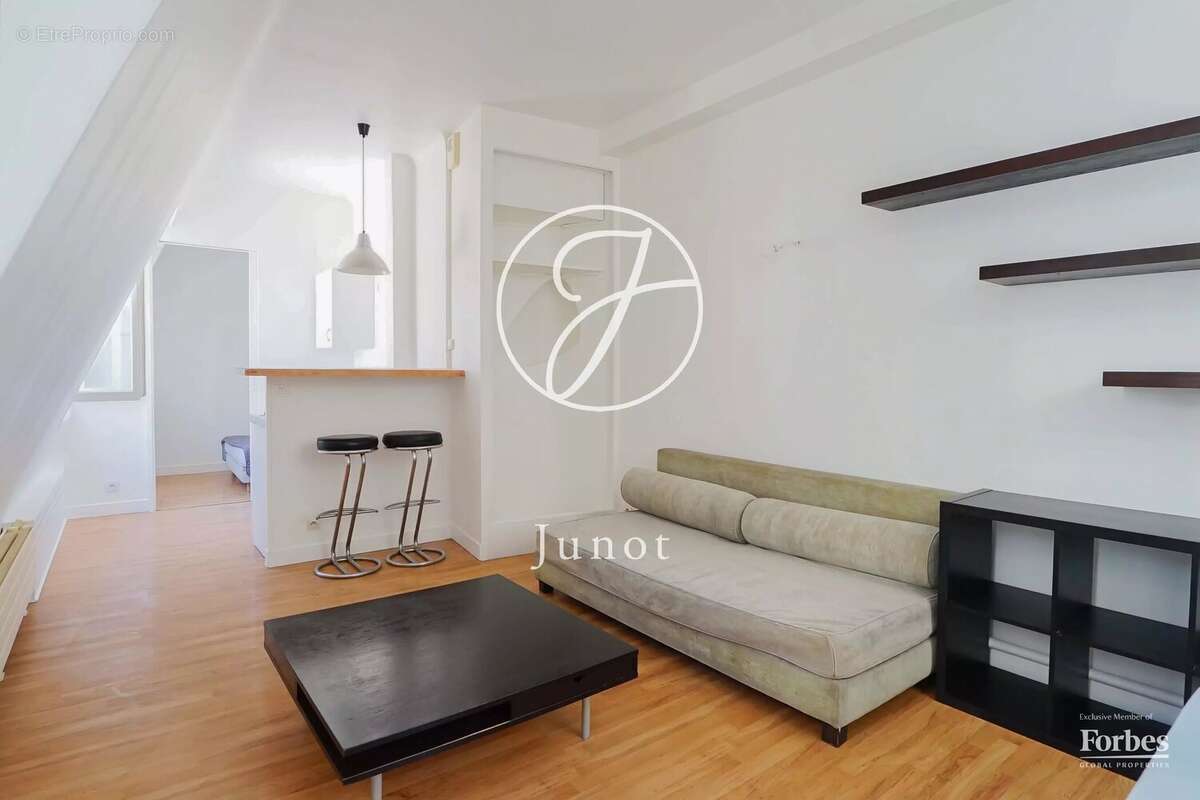 Appartement à PARIS-7E