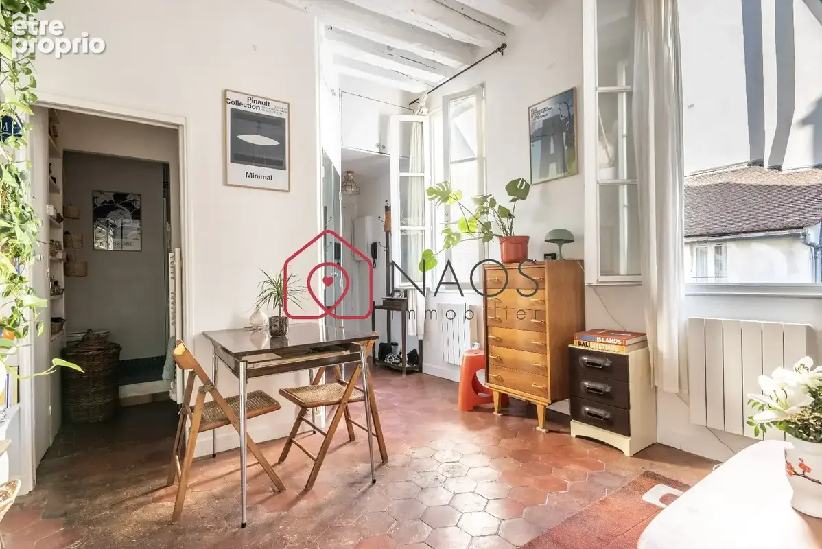 Exclusivite - place des vosges - studio lumineux calme - photo 9
