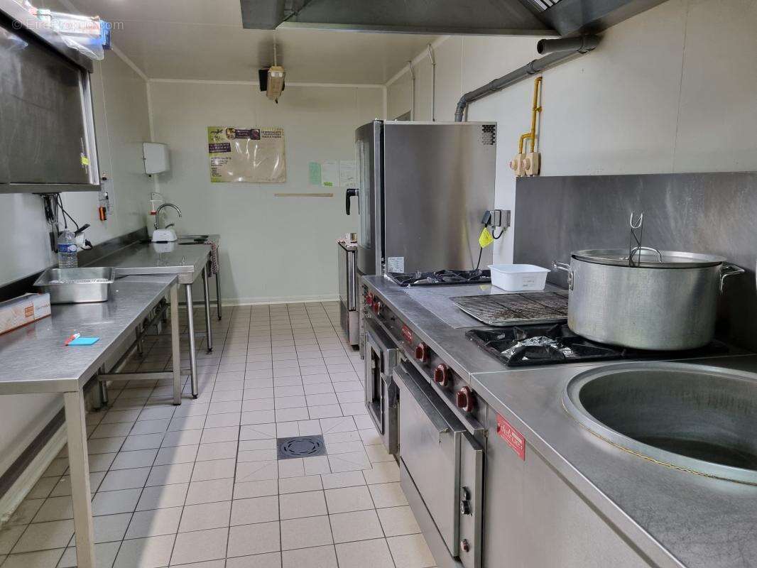 Commerce à LA CHAPELLE-GLAIN