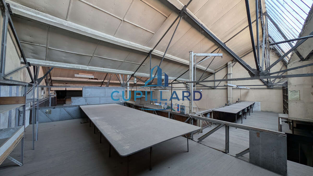 Depot de 620m2 roanne centre proche gare - photo 2