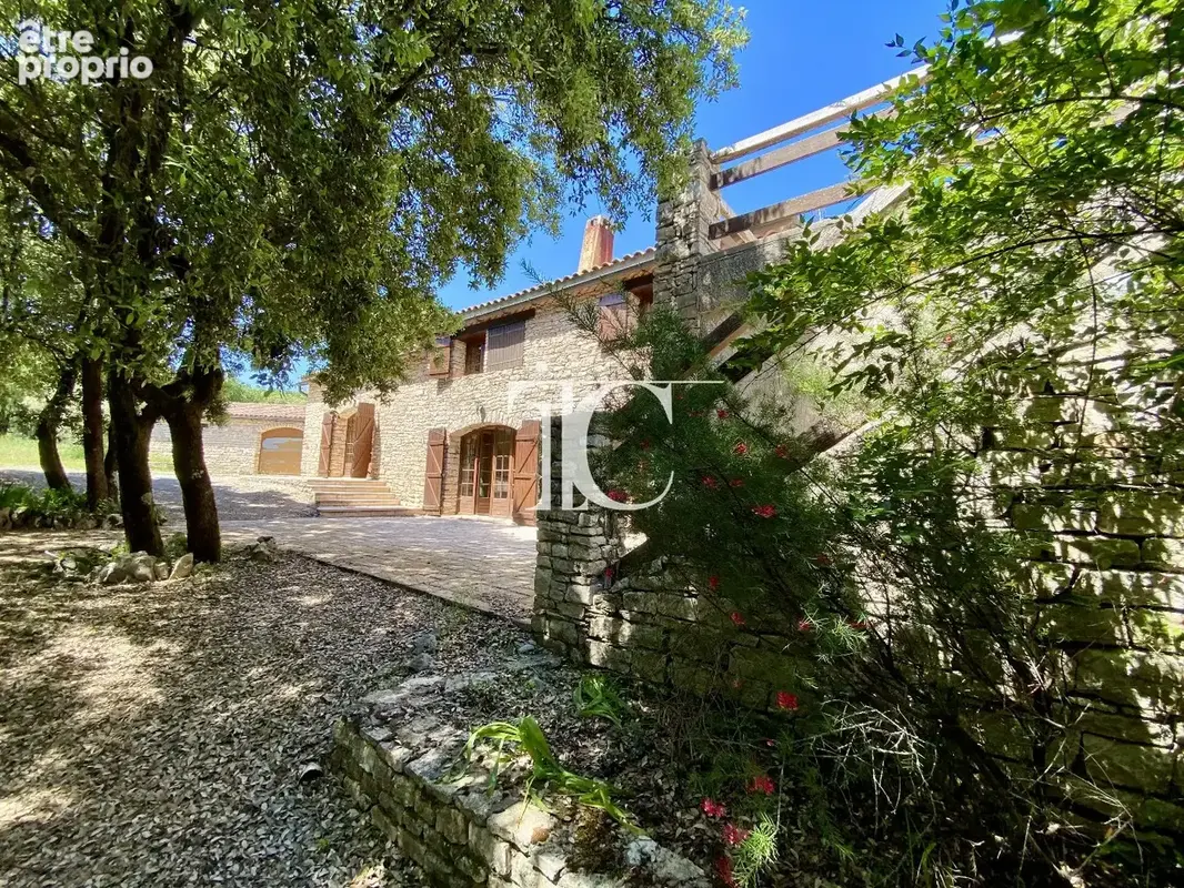 Entre barjac et uzes, maison avec vue panoramique, 4 chambres, piscine, sur 4050m2 - photo 3