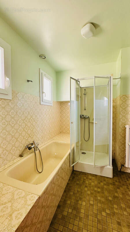 Maison à PLOMODIERN