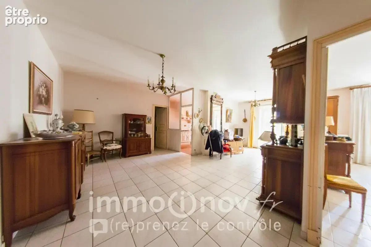 EXCLUSIVITE - Ensemble immobilier à rénover avec maison, appartement et garage - photo 9