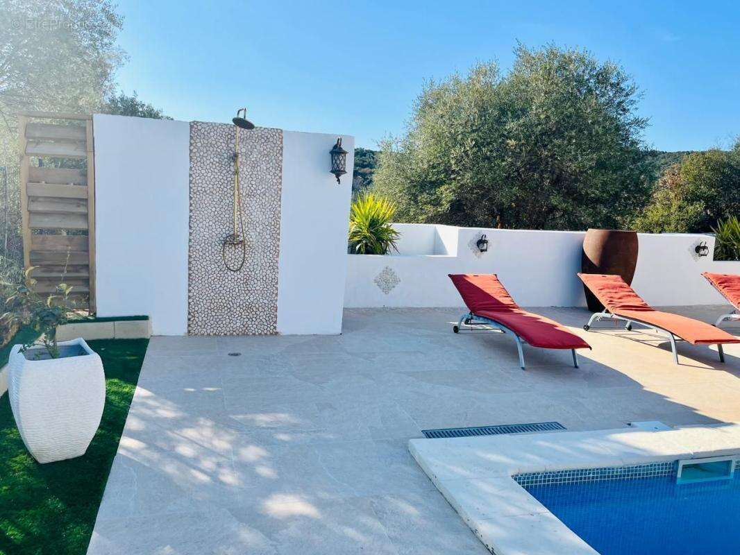 URGENT! Villa 9/10 pièces de 250m² sur terrain de 1250m² avec piscine à vendre / Céret 66400-66490 Vivès _ Saint-Jean-Pla-de-Cor - photo 26