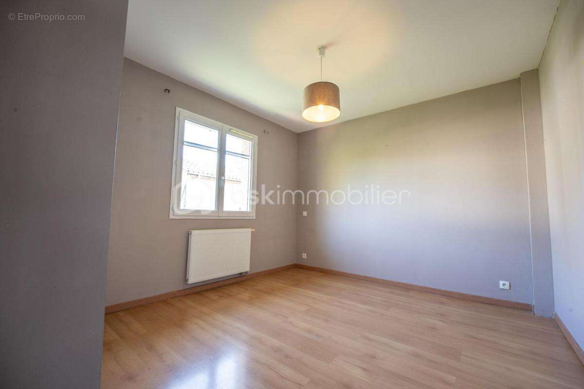 Maison à LA VERPILLIERE