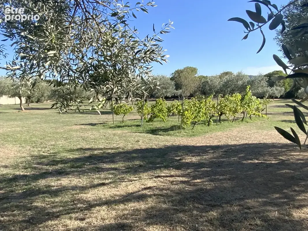 Propriété située à Uzès dans un secteur résidentiel. - photo 18