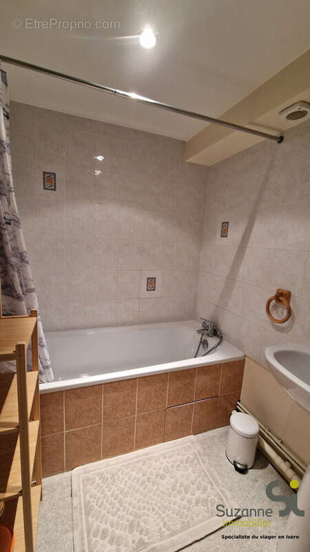 T3 à vendre rue Condorcet  salle de bain