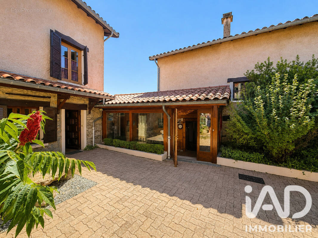 Photo 1 - Maison à THURINS
