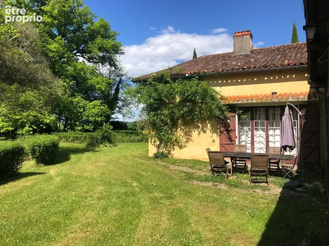 Maison du xviie à vendre à coudures - photo 7