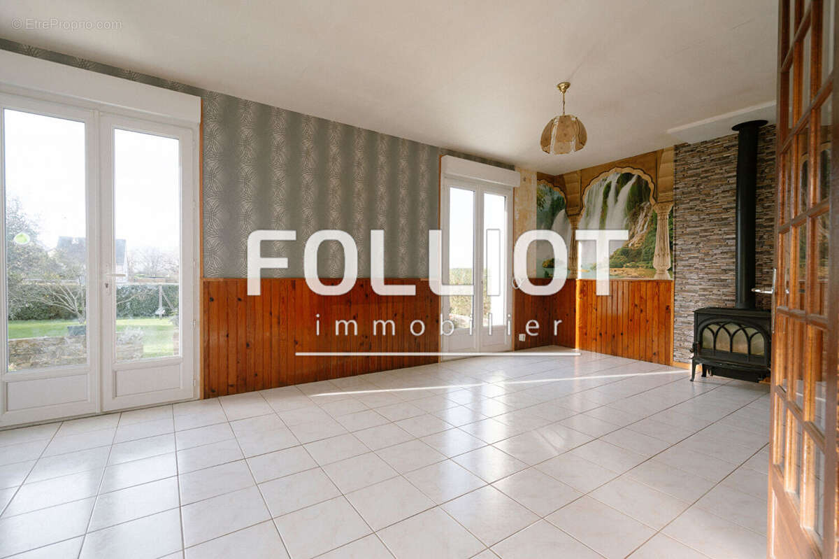 Maison à LES MOITIERS-D'ALLONNE