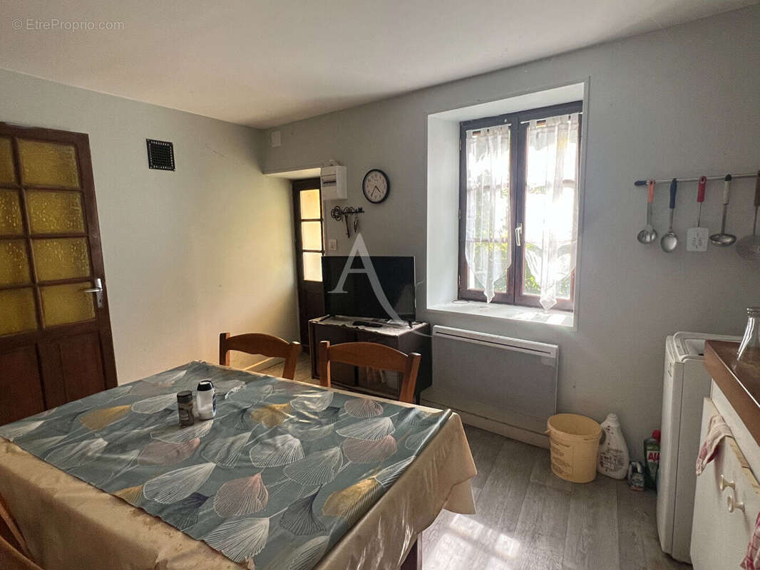 Maison à LE GUE-DE-VELLUIRE