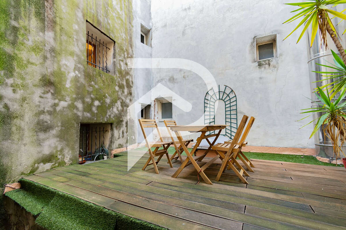 Appartement à MARSEILLE-2E