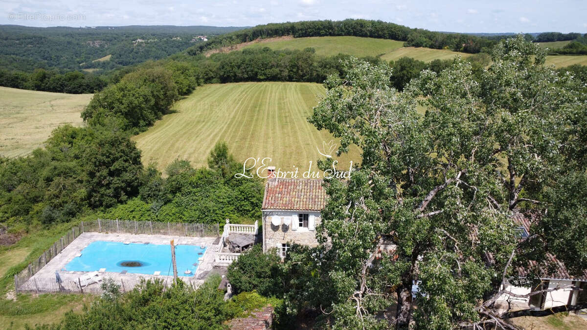 Maison 280 m² à Caylus  - photo 3