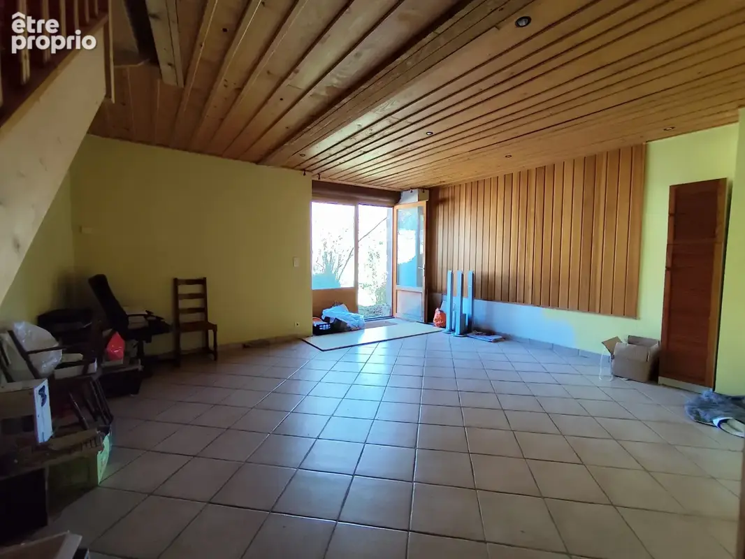 Maison en pierre avec dépendances et terrain - photo 3