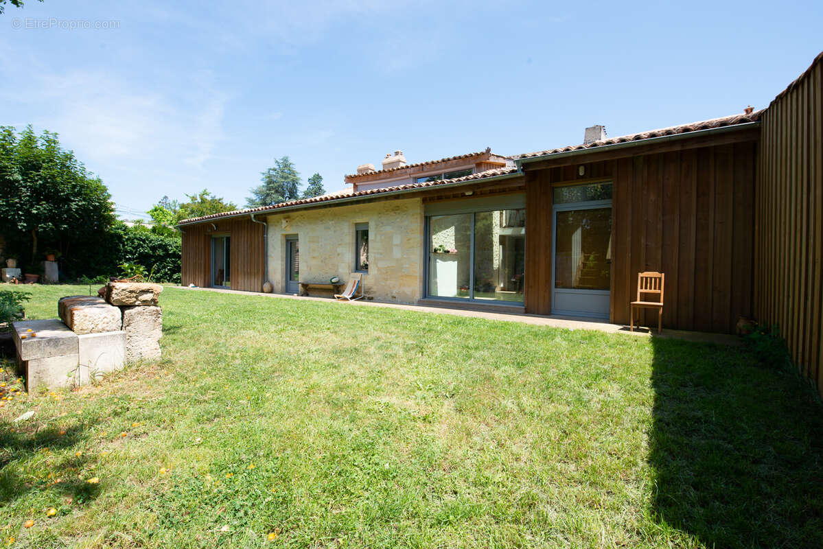 Maison à SAINT-CAPRAIS-DE-BORDEAUX