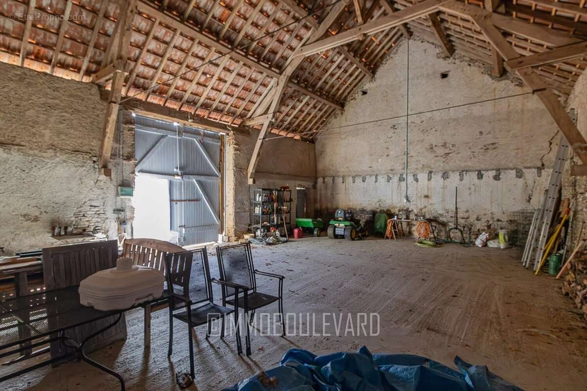 Maison à BOUSSAC-BOURG