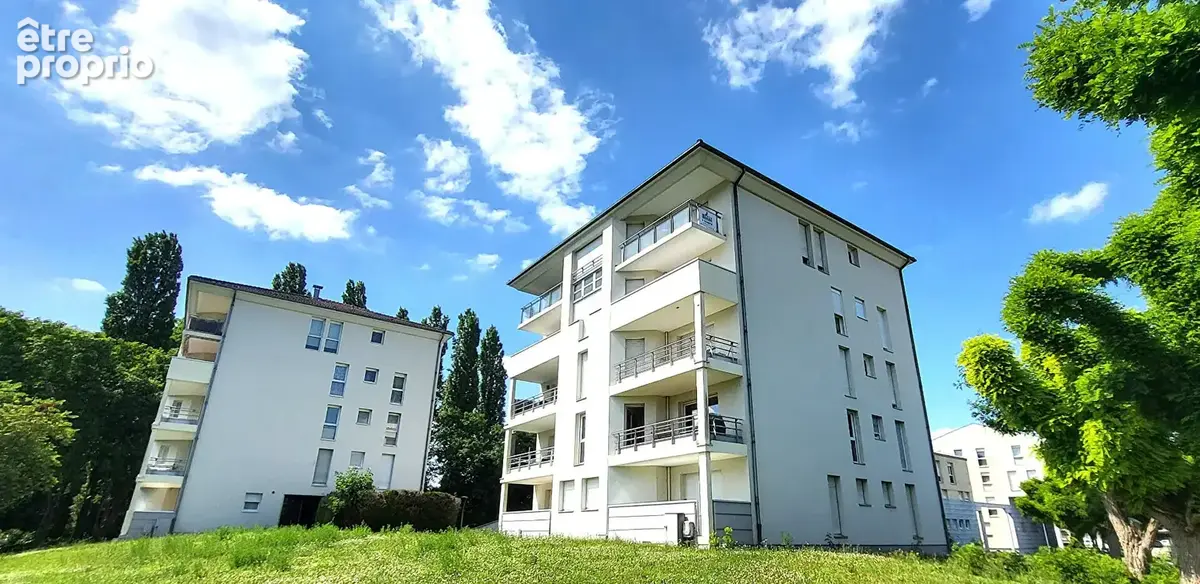 Appartement  4 pièce(s) 76.83 m2 - Garage - Cave et Balcon - photo 2