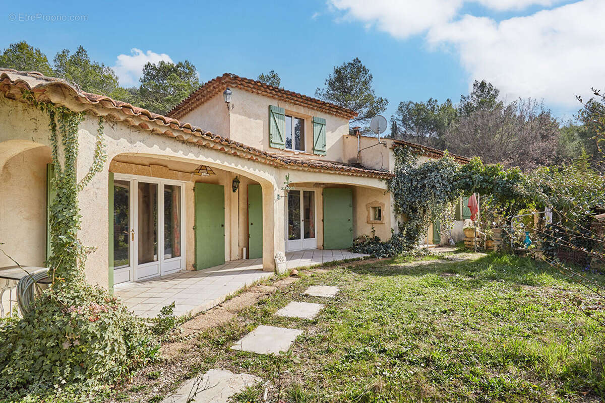 Maison à ROGNES