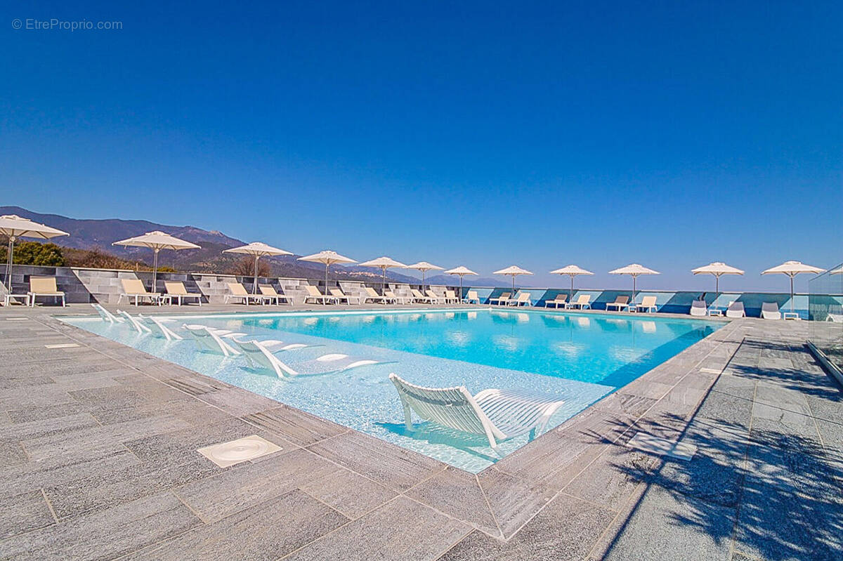 Commerce à VESCOVATO