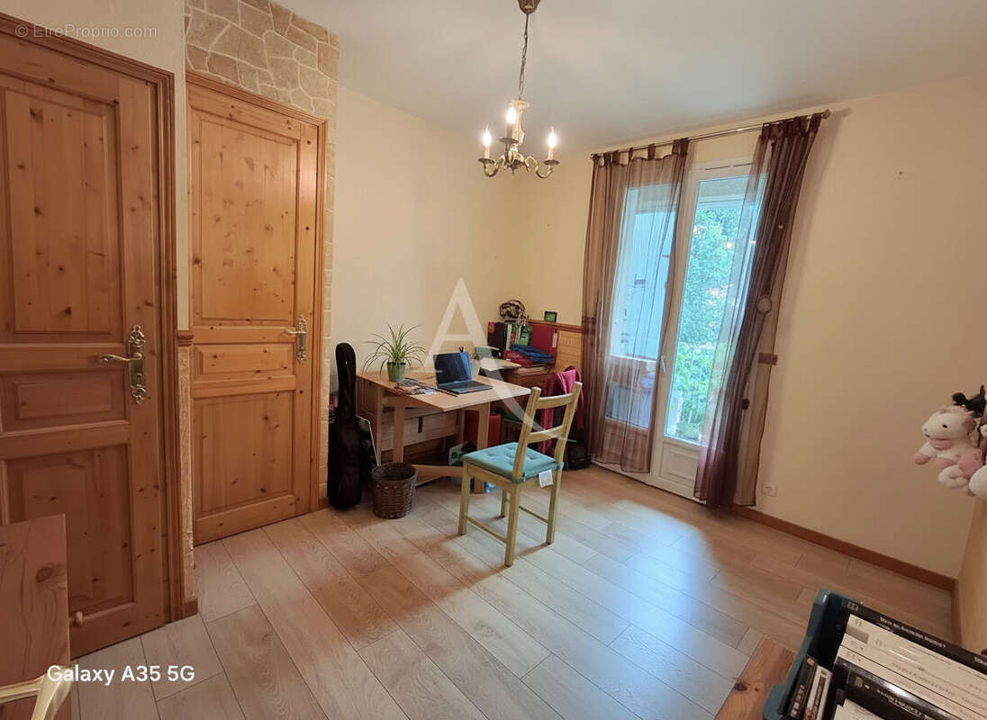 Maison L Isle Jourdain T5 - photo 8