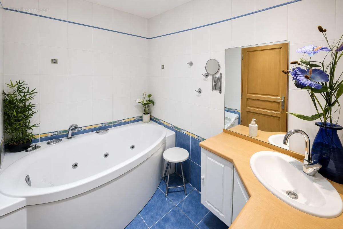 Appartement à BESSE-ET-SAINT-ANASTAISE
