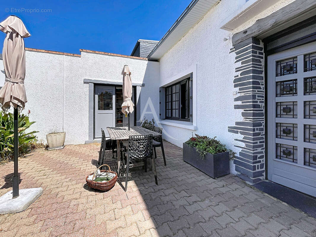 À vendre Trélazé : Maison ancienne de caractère - 6 pièces - 160 m² - photo 5