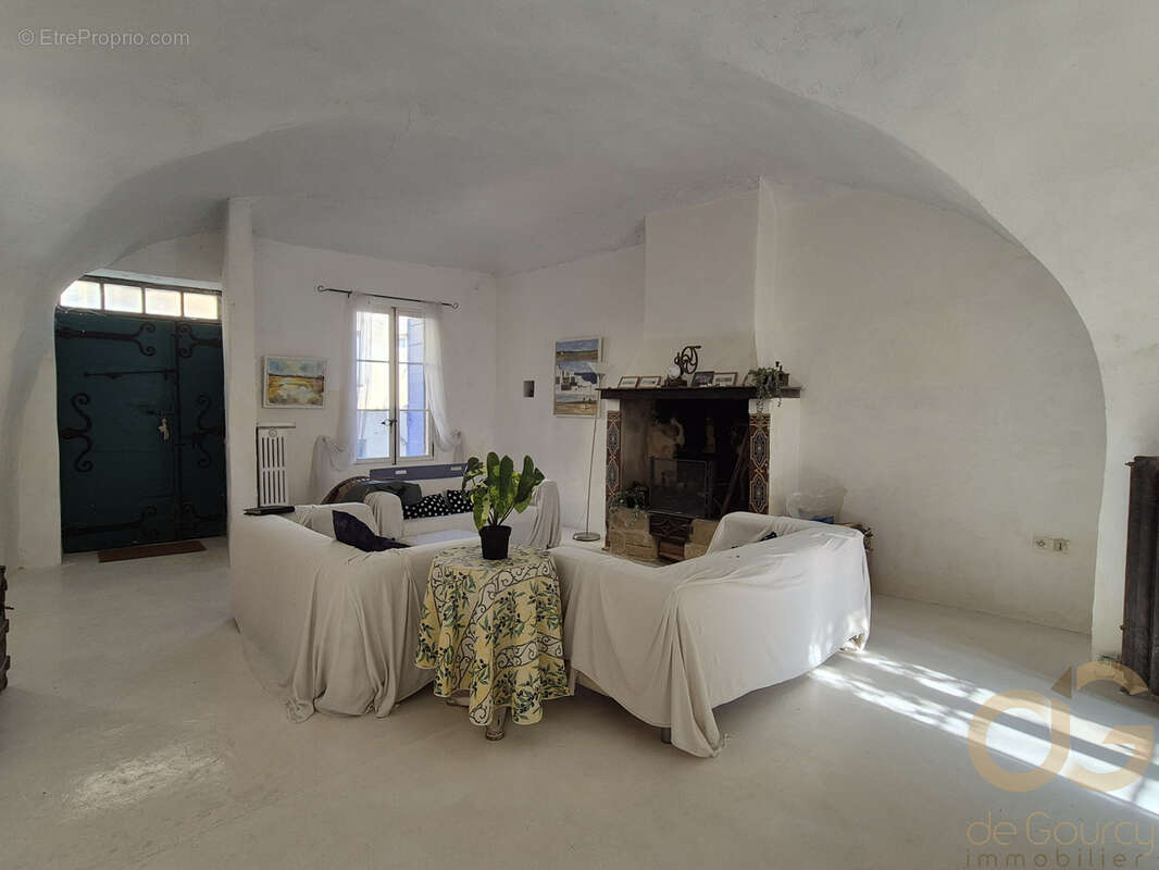 Maison à AIGUES-VIVES