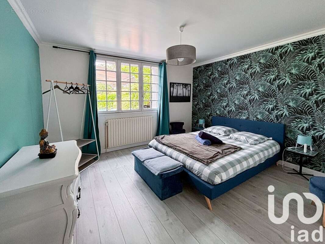 Maison 800 m² à Saint-Hernin  - photo 6