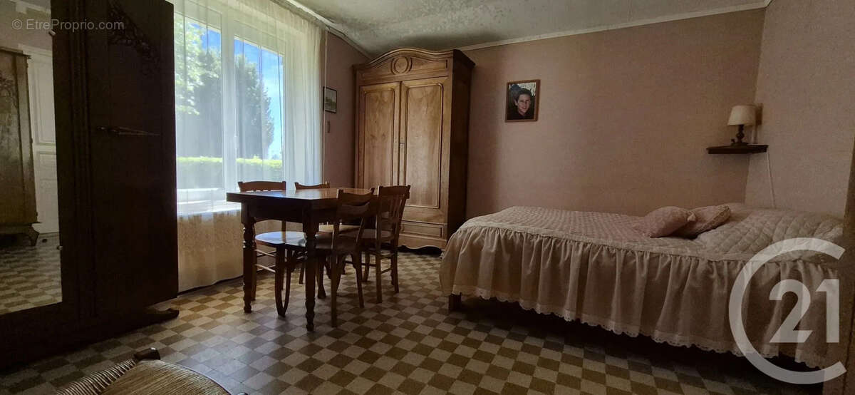 Maison à BRANGES