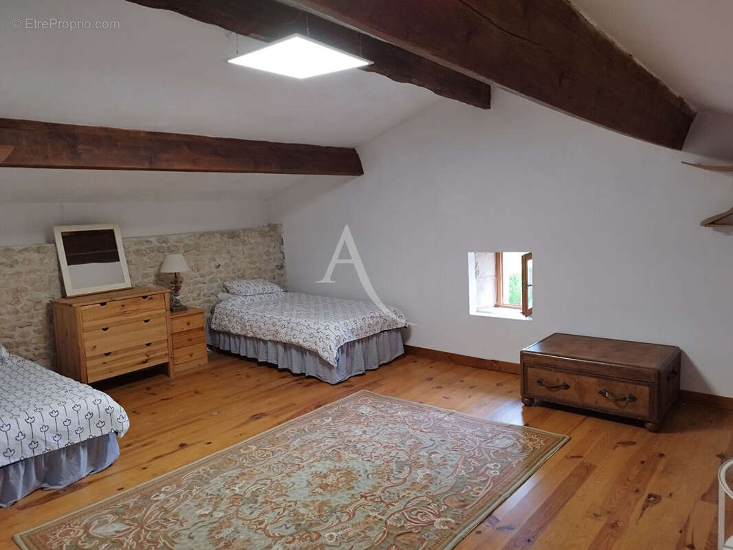 Maison Mortagne Sur Gironde 4 pièce(s) 135 m² - photo 15