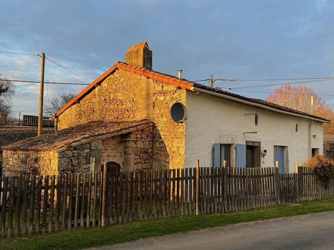 Maison à CAUNAY