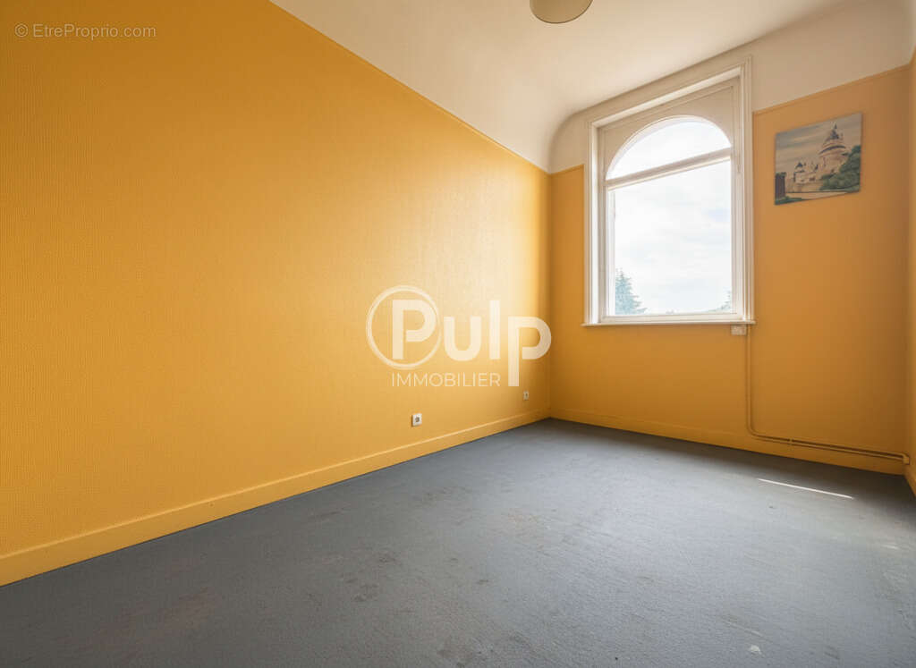 Maison bourgeoise à quelques minutes à pied de la gare d'Arras ! - photo 7