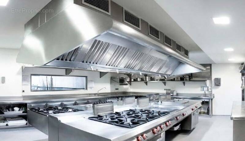 Commerce à SARCEAUX