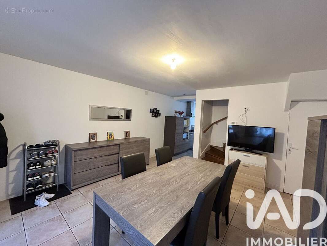 Photo 3 - Maison à BROUSSEVAL