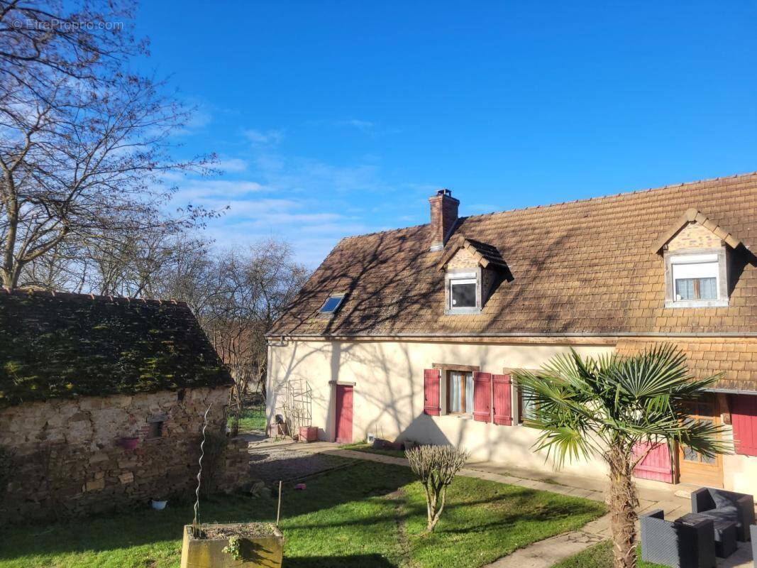 Maison à MESPLES