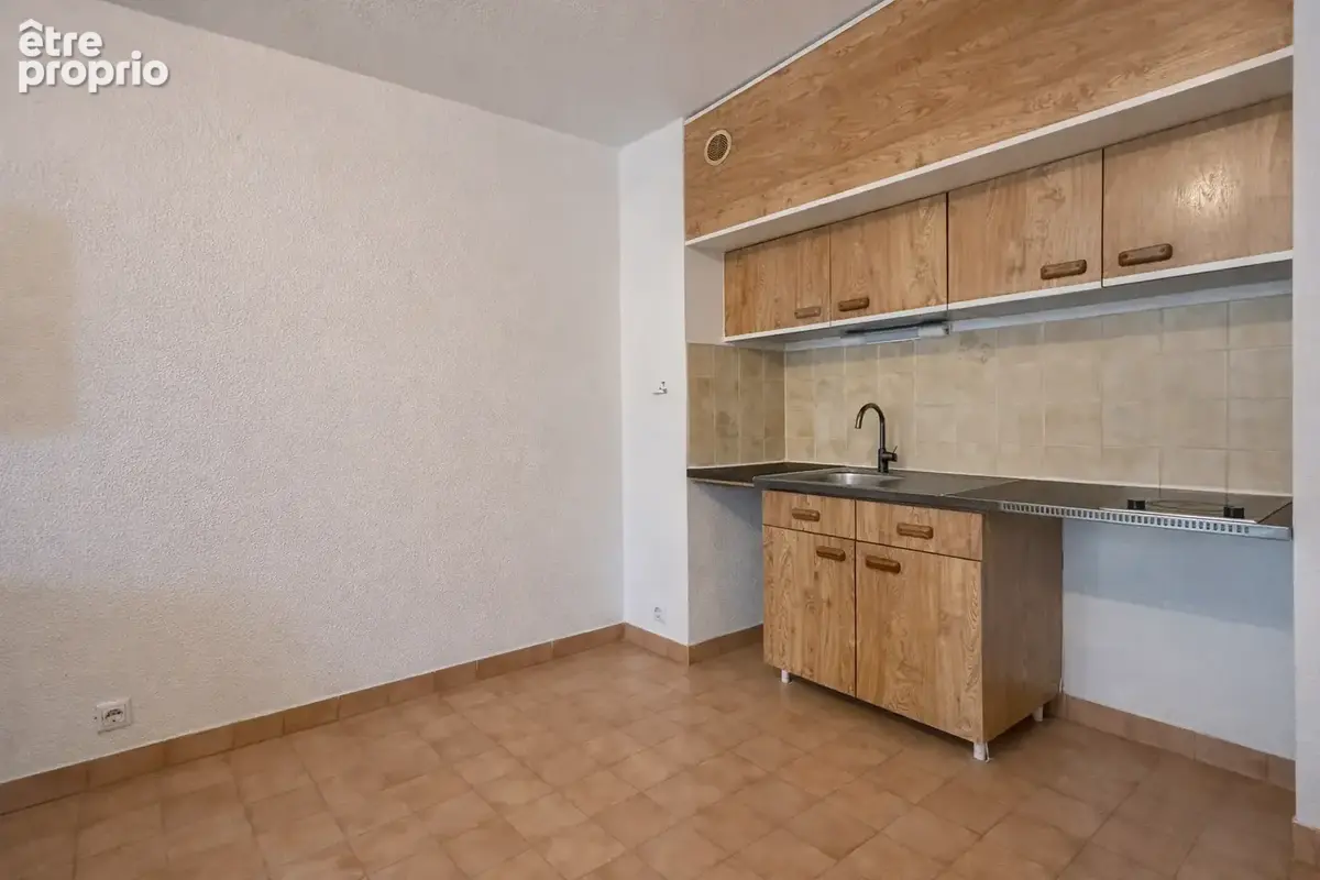 APPARTEMENT T2 - 35 m2 avec terrasse, parking et cave   Fréjus - photo 4