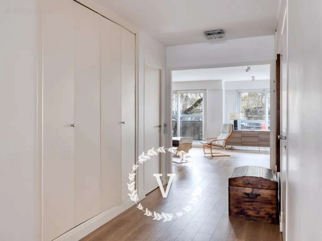 Appartement à PARIS-14E