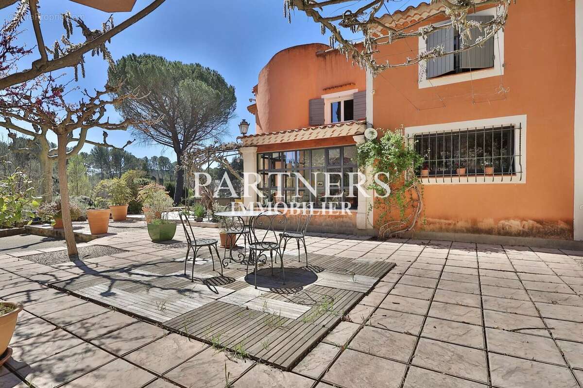 Maison à LE THOLONET