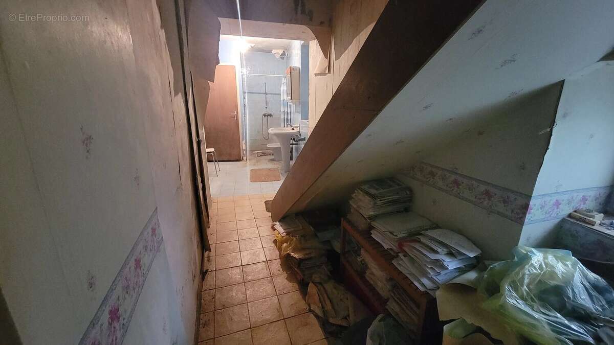 Maison de village à rénover avec dépendances - photo 8