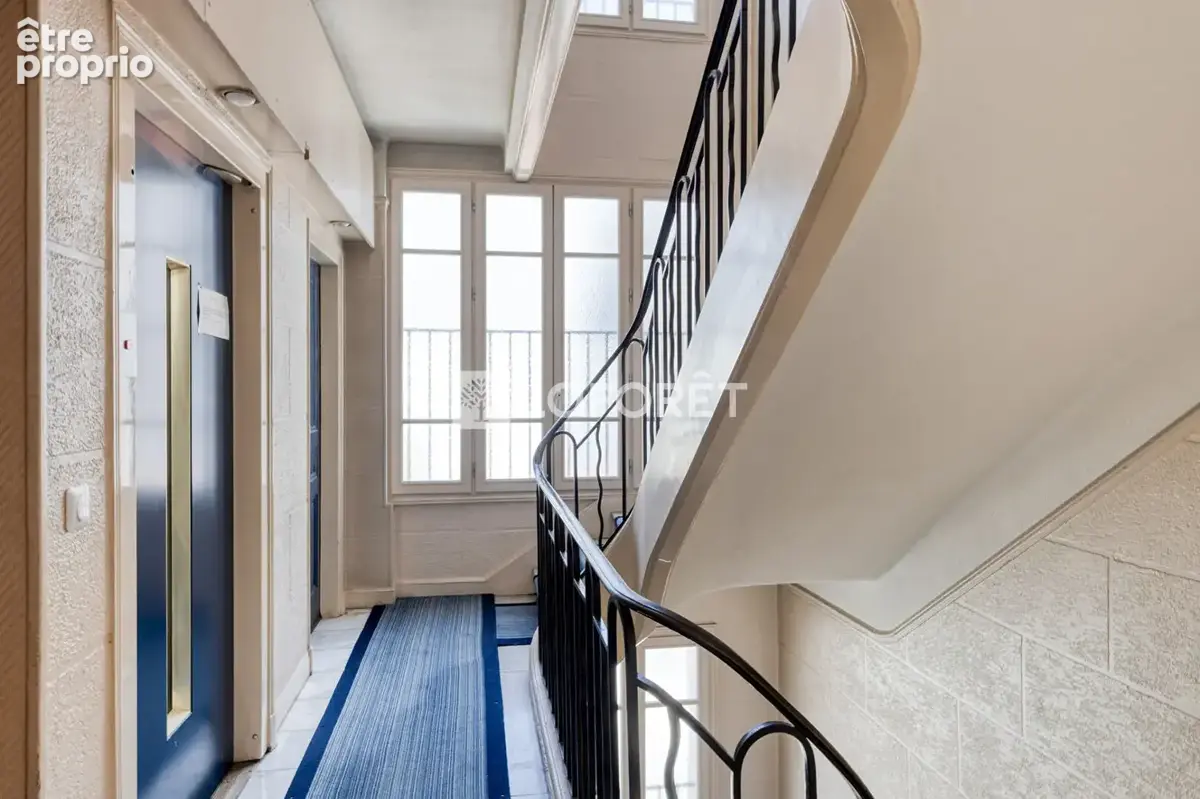 Paris 7ème ? Appartement familial traversant de 95 m² avec vue dégagée - photo 2
