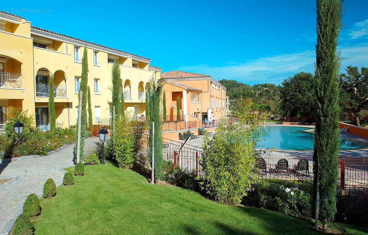 Appartement à GREOUX-LES-BAINS