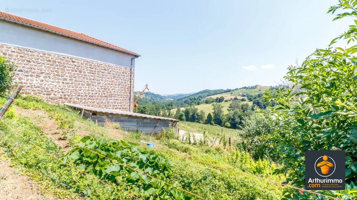 Maison à BRULLIOLES