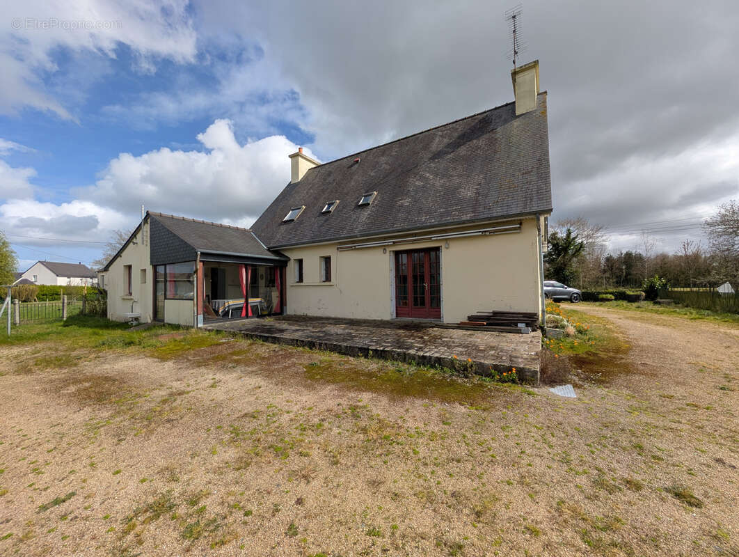 Maison à LANGUENAN