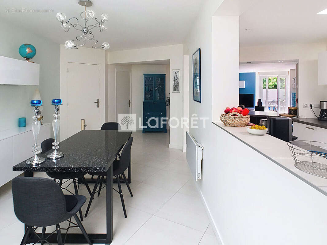 BAULON - Coup de coeur pour ce loft lumineux de plain-pied 123 m² avec terrasse plein sud - photo 4