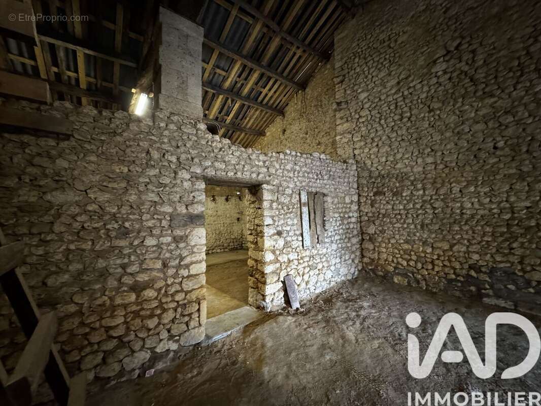 Maison 112 m² à Courpignac  - photo 9