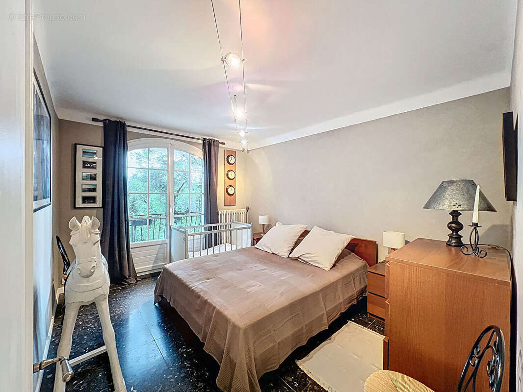 Maison à CHATEAUNEUF-LE-ROUGE