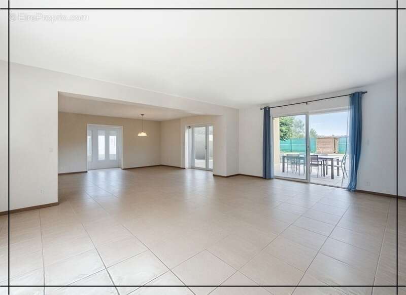 Maison à SAINT-NICOLAS-DE-LA-GRAVE