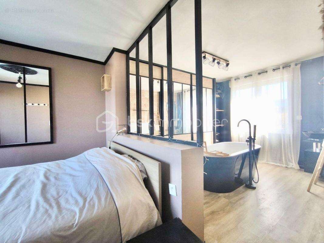 Maison R+1 de 135 M2 sur une parcelle de 413M3 ET Piscine semi enterrée - photo 14